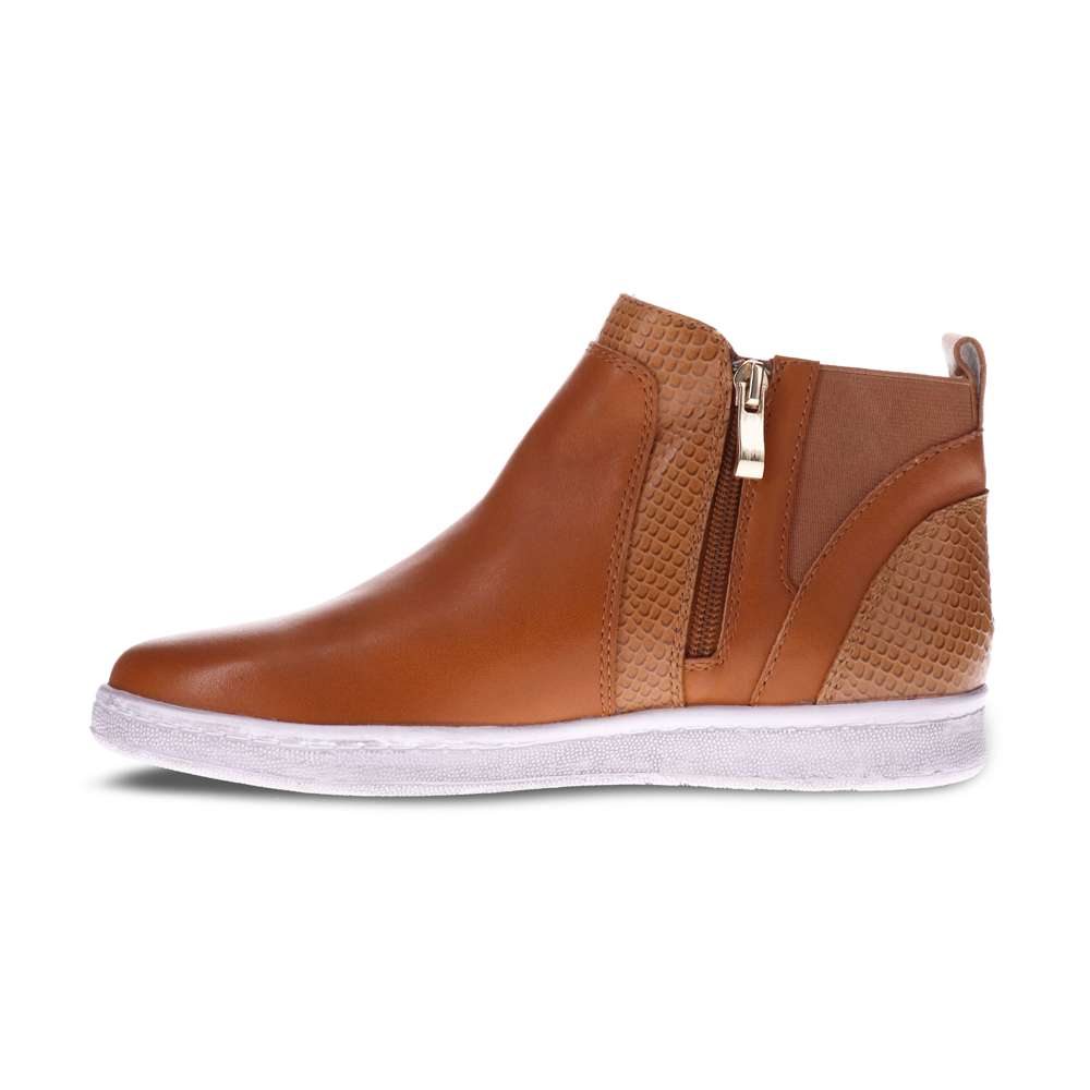 Random Casual Sneaker - Tan