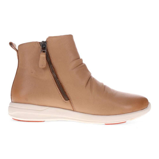 Nina II Boots - Fawn