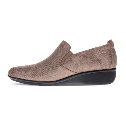 Jamaica Wedged Slip-On - Champagne Angle