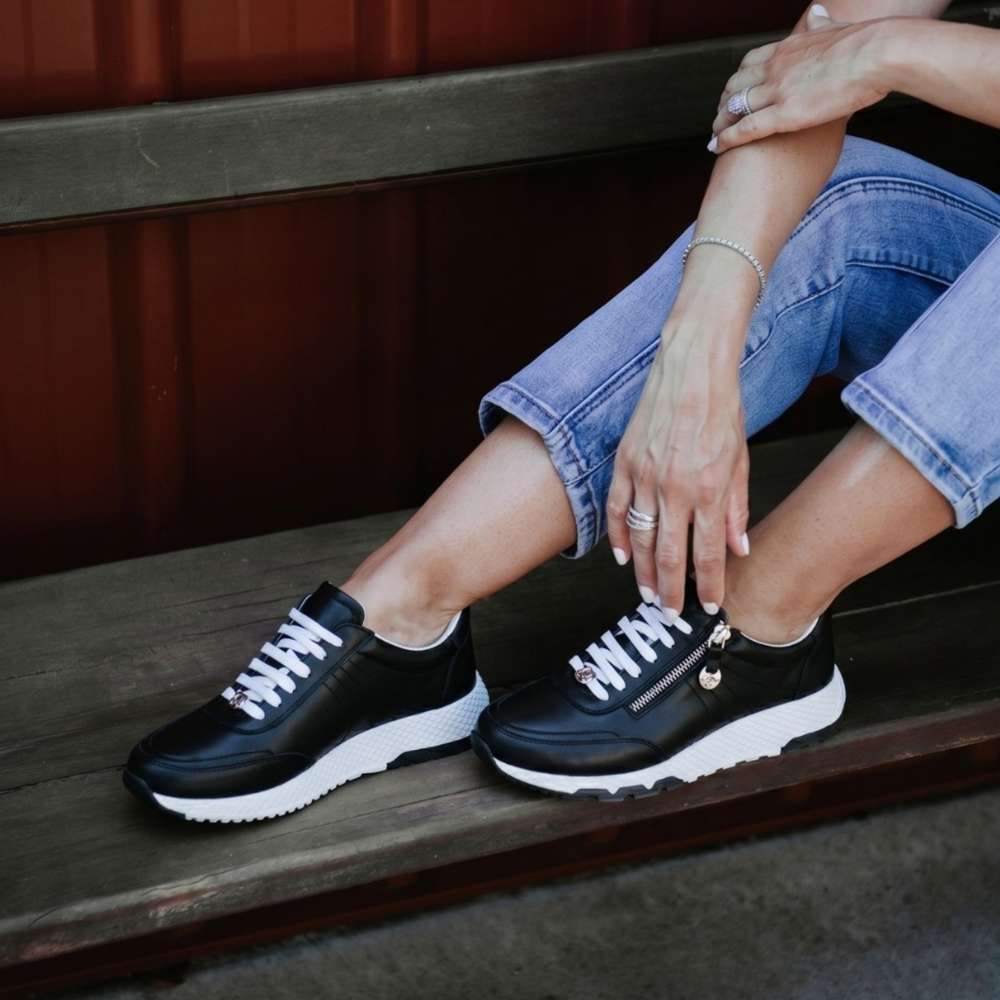 Sapporo Zip Casual Sneaker - Black